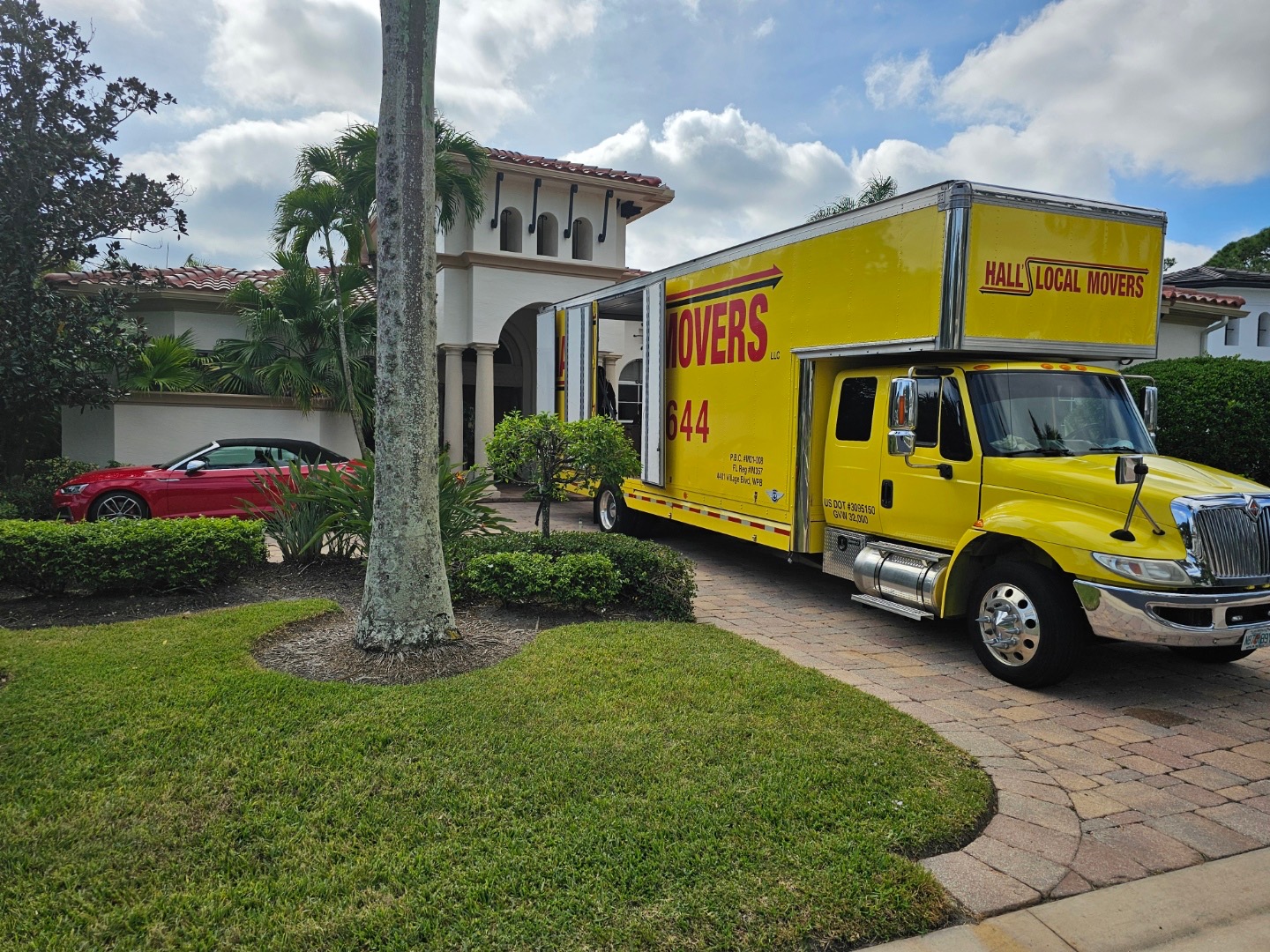 Hall's Local Movers at work in Palm Beach County
